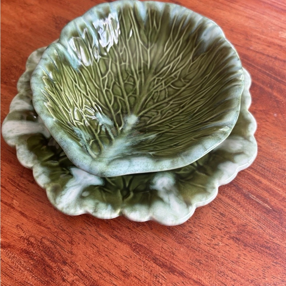 Majolica Cabbageware Serving Bowl and PlateGreen Leaf